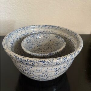 Monmouth USA Pottery Beehive 10 & 6” Blue Speckled Nesting Bowls, Maple Leaf